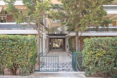 Voula's 2BR Escape Elegant and Stylish Living