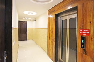 Hotel Iconic Suite - Near Delhi Airport