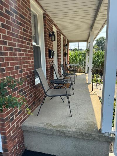 Historic Downtown Willoughby District 2BD Walkable Charm