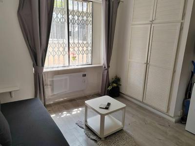 Studio apartment in Bayswater