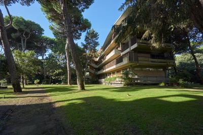 A 300 mt dal mare, in contesto naturale