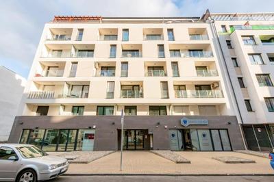 Central - NEW - with Sunny Balcony