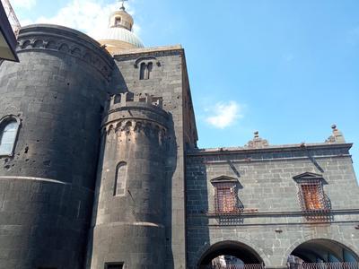 Sikelia , ai piedi dell' Etna