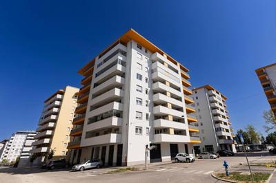 The Luxe Residence, Free parking