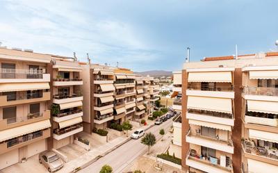 Spacious 3-bedroom apartment with WiFi, AC in charming Kalamaria - mountain view
