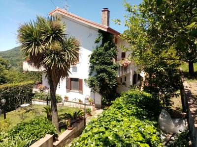 B&B Xenios