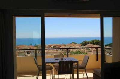 Apartamento en Elviria con vistas al mar