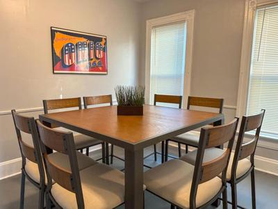 Spacious 4 bedroom Sleeps 8 with 7 Beds plus Parking