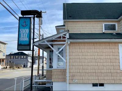 1 Bedroom, steps to the Beach
