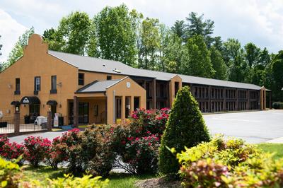 Columbus Inn and Suites