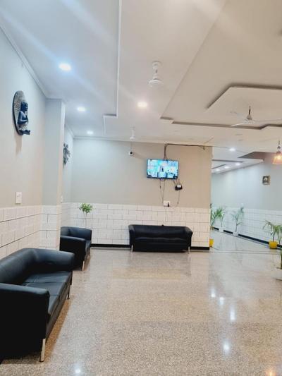Hotel Royal Vrindavan Near Prem Mandir