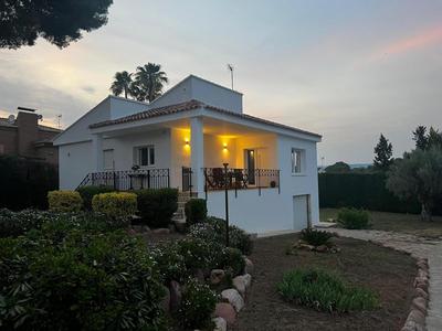 Acogedora casa con piscina