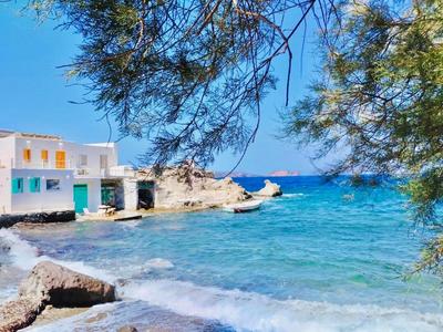 Milos Island -Cavo Paradiso Boutique Ochen House