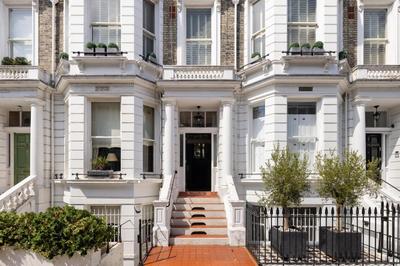 Green History – 3 Bedrooms in Kensington