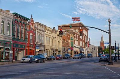 Artsy KY Themed Richmond Gem Sleeps 8 Near All