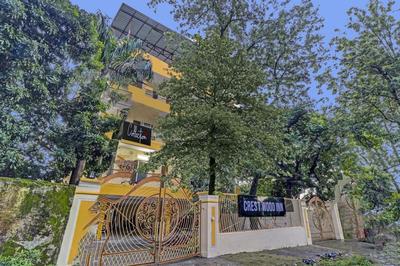 FabHotel Crestwood Inn