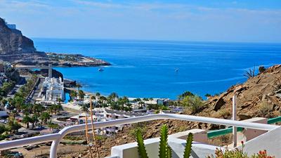 Seaview 2 bedrooms apartment with big terrace