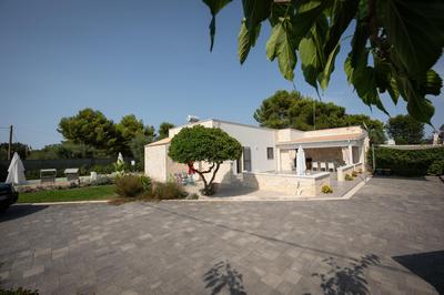 Leporano villa MADIA con piscina, Taranto
