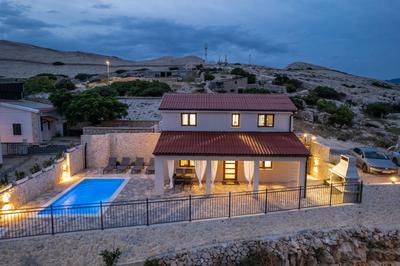 Villa Kamia with private heated pool and electric vehicle adapter