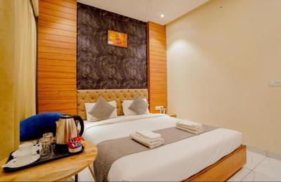 Hotel Olive Palace - Best Rated Area
