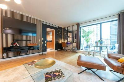 Canary Wharf - Chic 2 Bed - Free parking, Sleeps 4