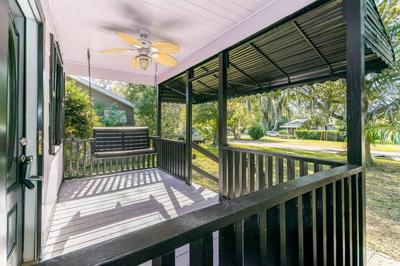 Cozy 2 bedroom 20 minutes from airport
