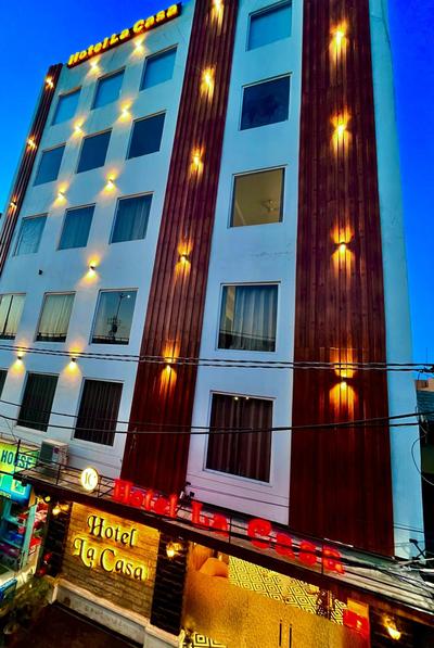 The English Lodge, Amritsar - Near Golden Temple with Swimming Pool