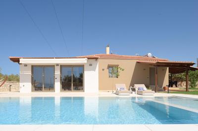 MaYa Villa, Heated Pool Estate near Rethymno and all amenities!