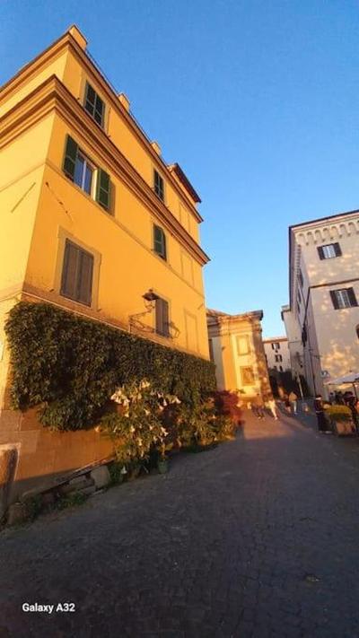 A casa di Giuseppe e Tiziana - Frascati centro storico 30 min di treno da Roma
