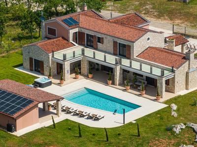 Villa Antea for 10 people near Barban with heated pool 75 m2 - wellness & large garden - full service