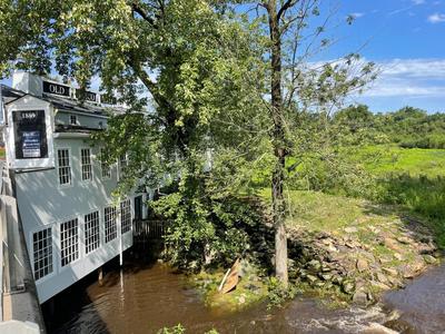 Studio Flat Above Historic Cider Mill
