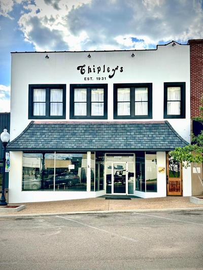 Chipley's Squareview Inn