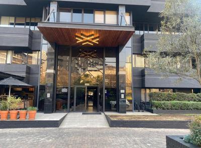 Spacious Studio In Sandton, Johannesburg