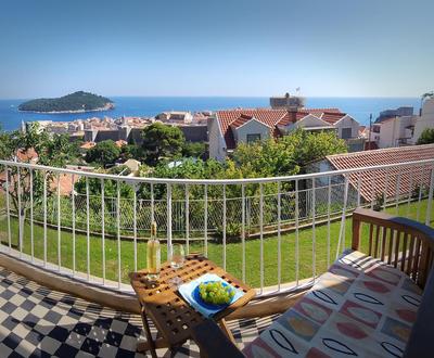 Sea And Old City View Apartment