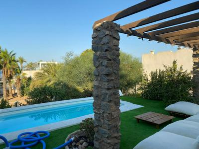 La Huida Chalet con piscina junto al mar