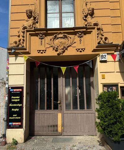 Simple Room Berlin Mitte Artist and LGBTQ friendly