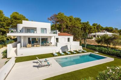 Villa Lucia mit Meerblick und Pool in Santo Tomas