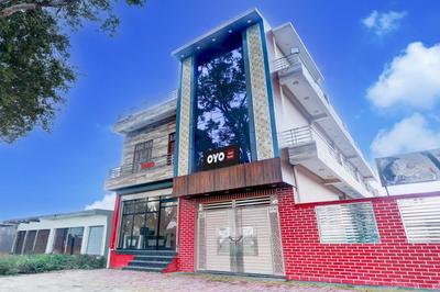 Super Hotel O Kashvi Hotel