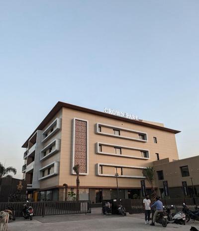 Crown Park Luxury Hotel