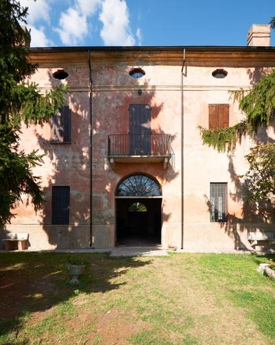 Corte Pagliare Deserto, antico palazzo con piscina