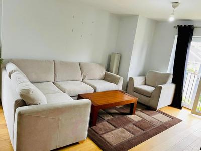 2 bed Luxury flat nxt to station