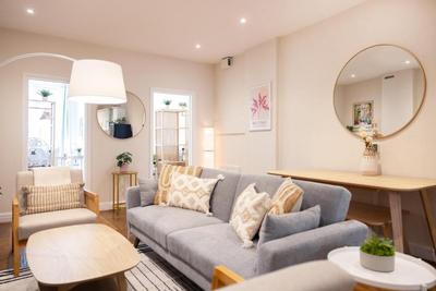 Two-Bed City Centre flat 100m from Trafalgar sqr