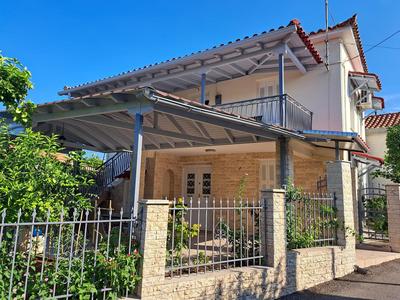 Traditional Stone House-Ideal for families