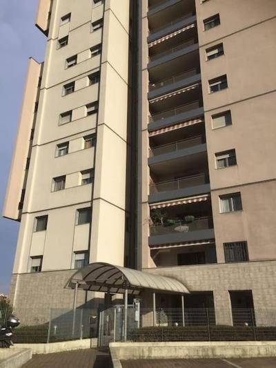Nice flat overlooking the park