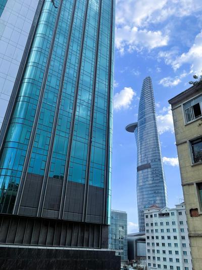 The Cafe Apartment building - 6even