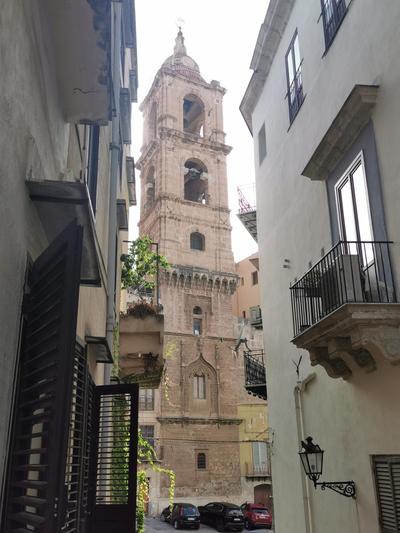 Al Campanile Art House