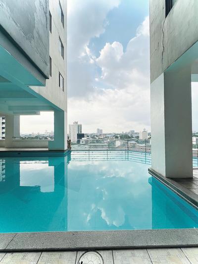 Serenity Loft, near QC's Vibrant Scene and Dining