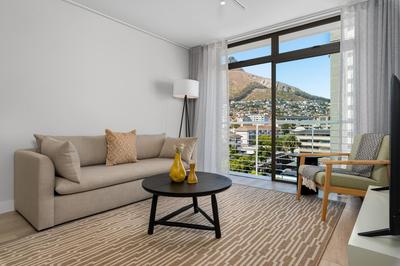 Sophisticated Luxe Apartment - Balcony & Wifi