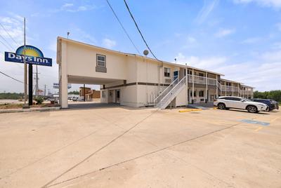 Days Inn by Wyndham Kenedy Karnes City, Photo 2