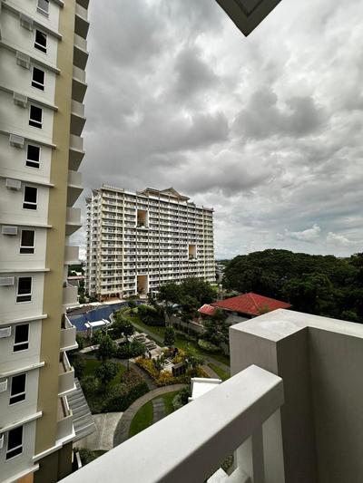 2 bedroom Condo Unit near SM BF & NAIA at The Atherton by DMCI with 2 balcony